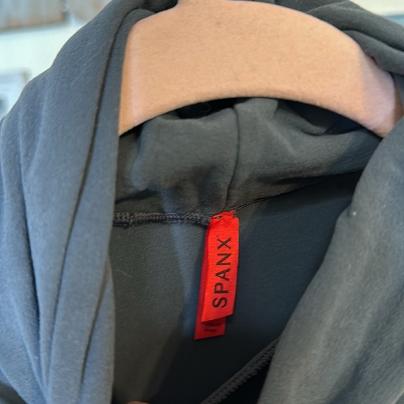 Spanx | On Top & In Control Long Sleeve Turtleneck in Graphite Gray Size XL - Picture 3 of 11